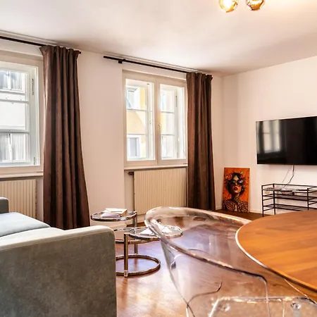 Vinyl7 Electric By Stadtlandnest Apartment *